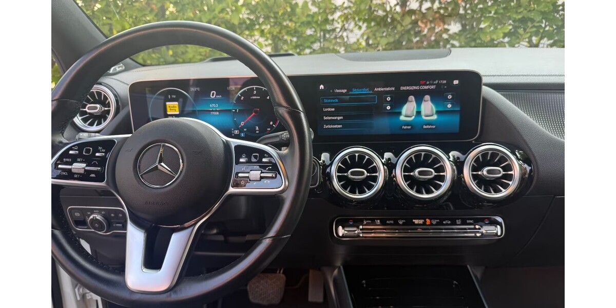 Mercedes-Benz GLA-Klasse 77.300 km 32.900 &euro; Köln 50667