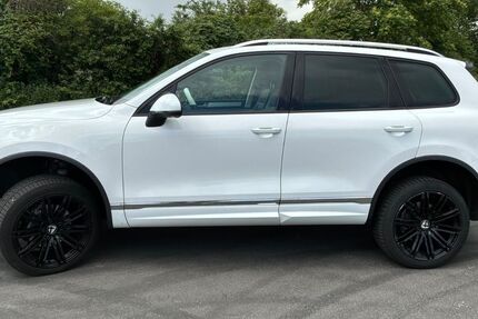 VW Touareg 289.000 km 15.500 &euro; Rüsselsheim 65428