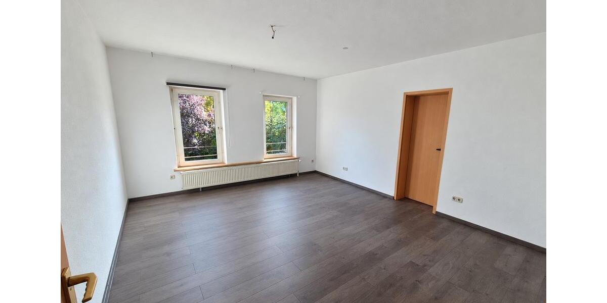 Dachgeschoßwohnung Bad Oeynhausen Rehme - 4 Zimmer, 144 m&sup2;, 1.200&euro; | Angebot:27619558