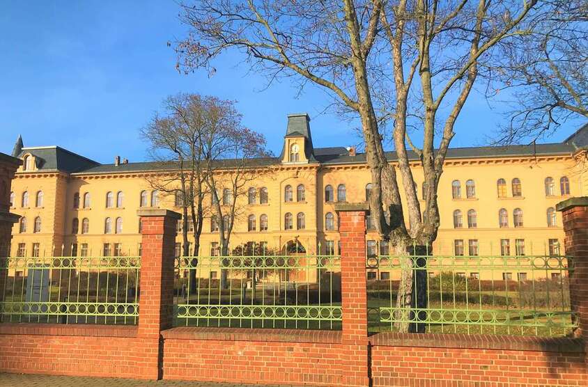 Neu, 5 Zimmer WG geeignet, frisch renoviert mit Balkon! 5 zimmer