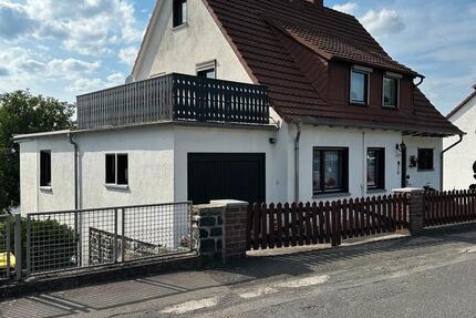 Haus Homberg (Efze) - 8 Zimmer, 208 m&sup2;, 175.000&euro; | Angebot:25159663