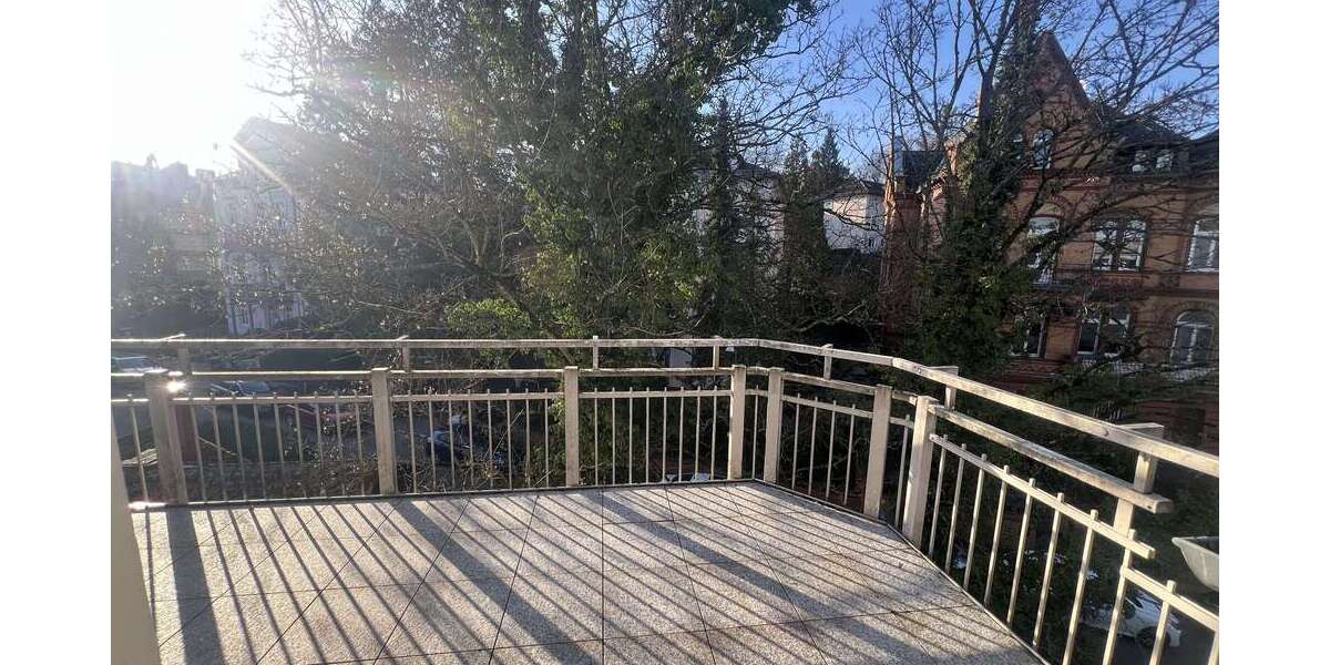 Etagenwohnung Wiesbaden Nordost - 5 Zimmer, 180 m&sup2;, 3.000&euro; | Angebot:26502242