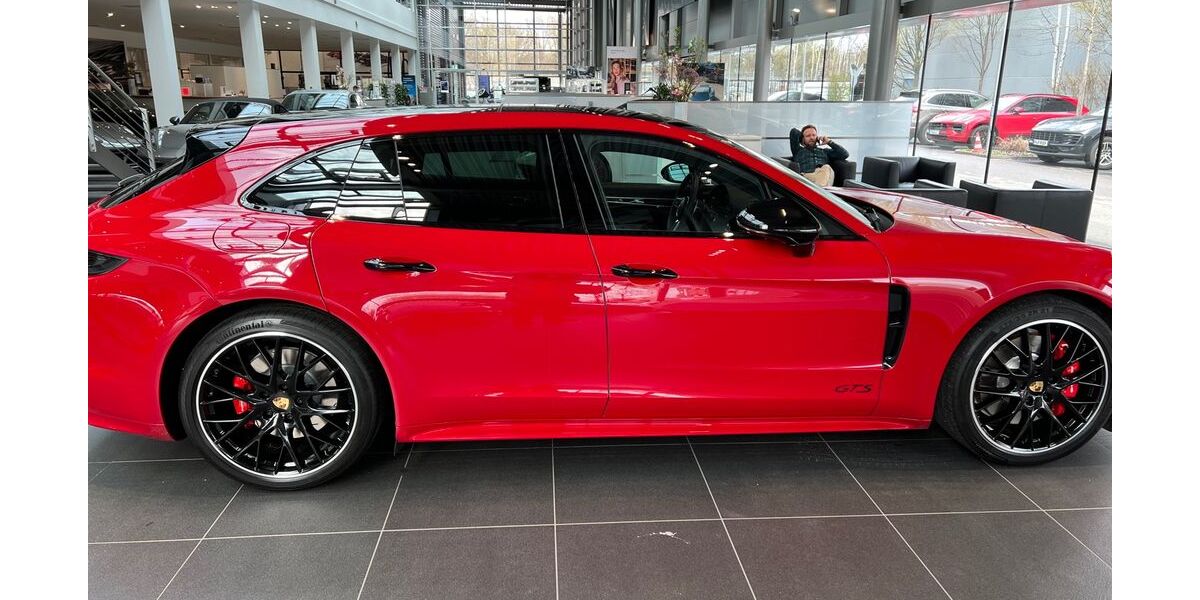 Porsche Panamera 52.000 km 79.900 &euro; München 81825