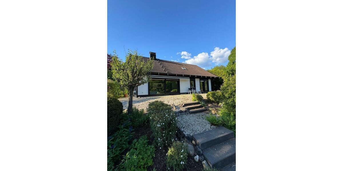 modernes Luxus-Haus, renoviert, im Grünen, zentral in Kreuztal 2 zimmer