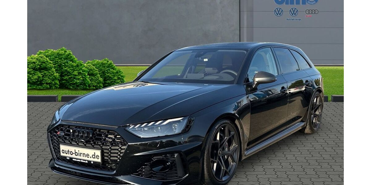 Audi RS4 7.704 km 109.880 € Bad Doberan 18209