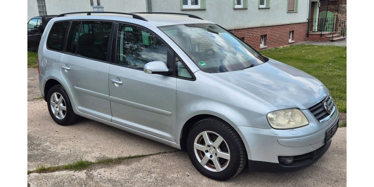 VW Touran 337.000 km 1.299 &euro; Löwenberger Land OT Teschendorf 16775