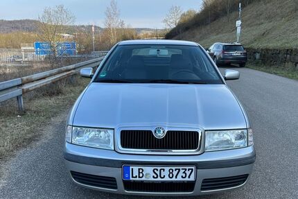 Skoda Octavia 118.000 km 3.900 &euro; Sindelfingen 71065