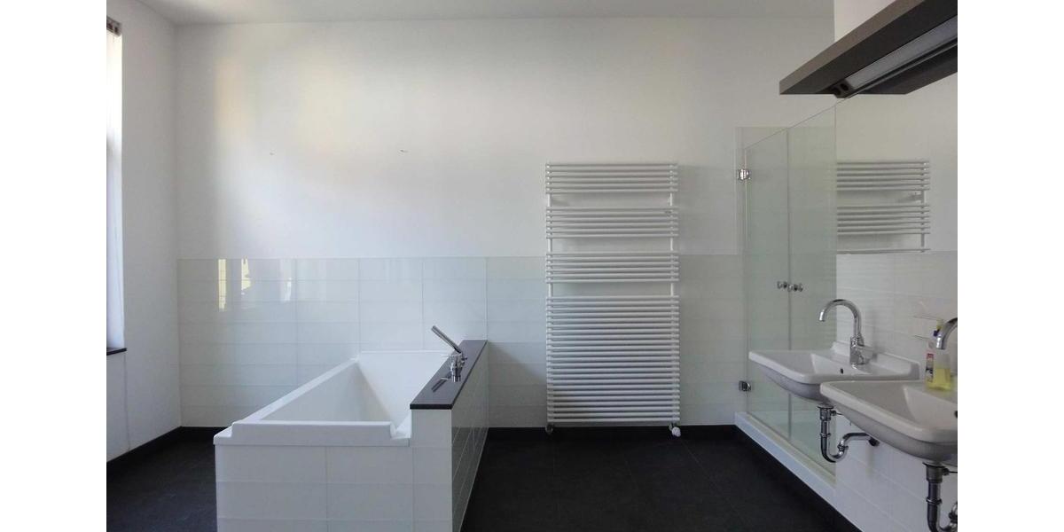 Etagenwohnung Erfurt - 4 Zimmer, 190 m&sup2;, 1.900&euro; | Angebot:26364430