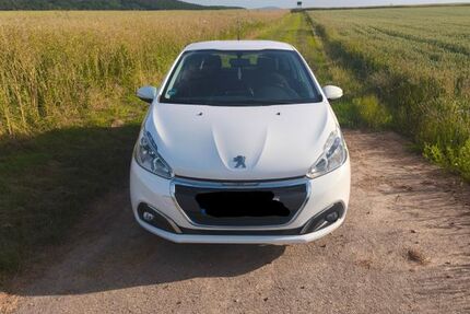 Peugeot 208 149.000 km 4.500 &euro; Gutenberg 55595