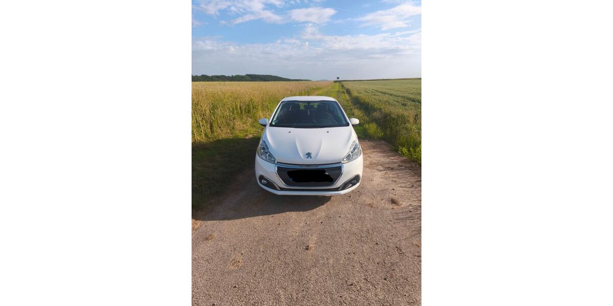 Peugeot 208 149.000 km 4.900 &euro; Gutenberg 55595