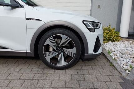 Audi e-tron 27.500 km 33.400 &euro; Ebermannsdorf 92263