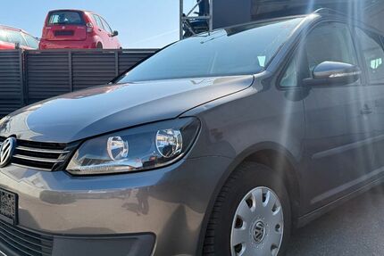 VW Touran 273.000 km 5.199 &euro; Augsburg 86165