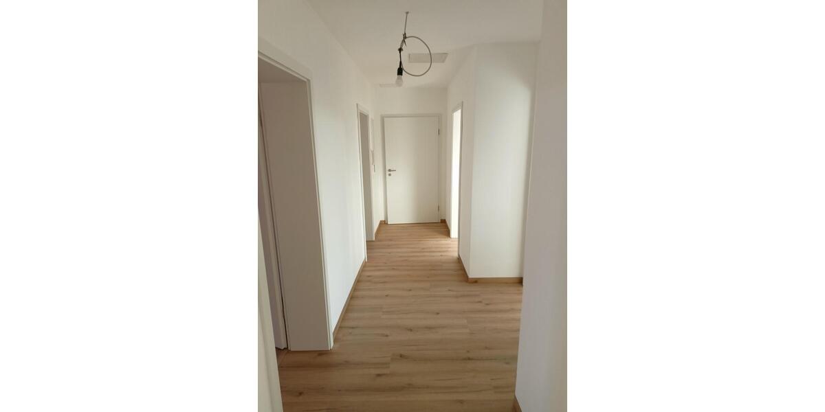 Etagenwohnung Bad Königshofen im Grabfeld - 4 Zimmer, 93 m&sup2;, 740&euro; | Angebot:25807330