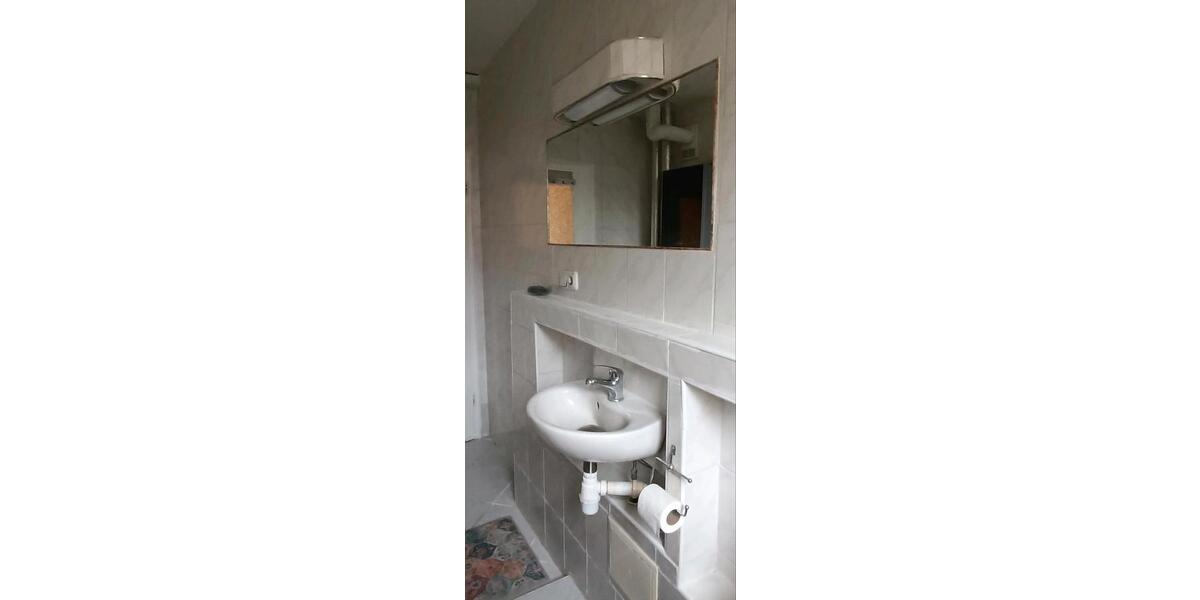 Erdgeschoss: 3-Zimmer-Wohnung mit Parkplatz & Garten 3 zimmer