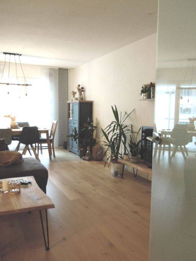 *ZENTRAL*RUHIG*HELL* 2-Zimmer-Whg mit Südloggia, EBK, TG-Stellplatz, Aufzug