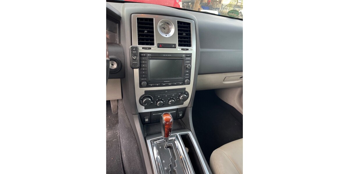 Chrysler 300C 227.225 km 1.900 &euro; Gilserberg 34630