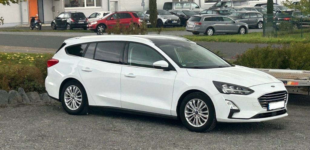 Ford Focus 124.000 km 15.250 € Gundelsheim 74831