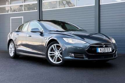 Tesla Model S 195.585 km 23.450 &euro; Rennerod 56744