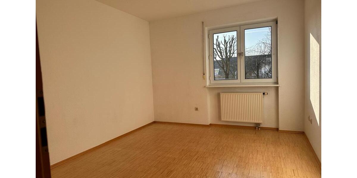Reihenhaus Bad Neustadt an der Saale - 6 Zimmer, 153 m&sup2;, 1.300&euro; | Angebot:25103066