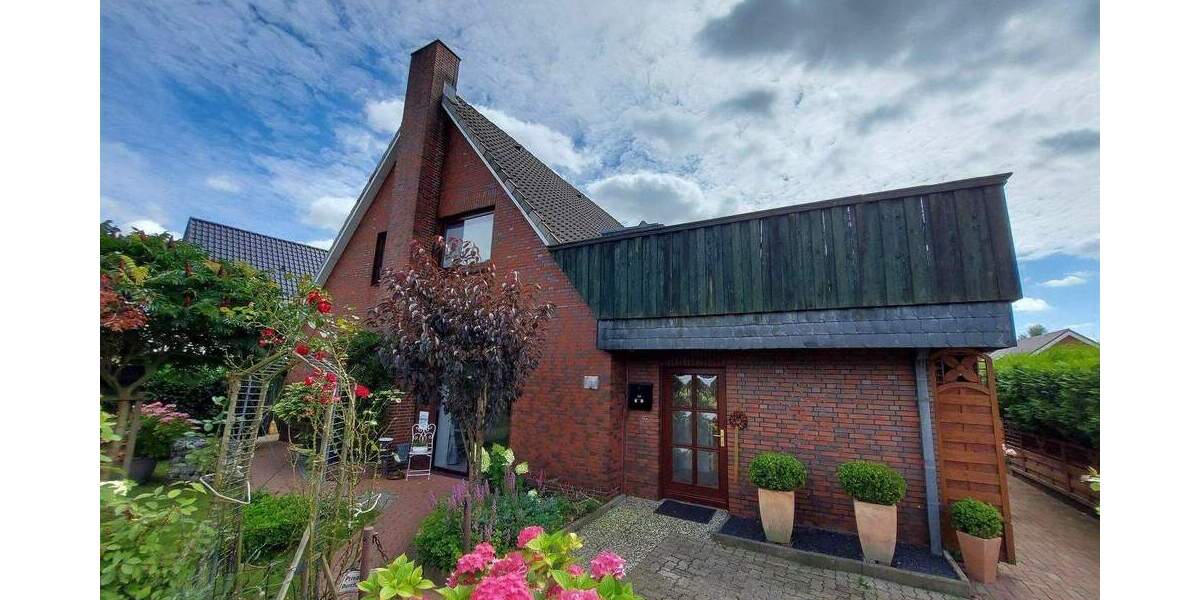 Großzügige Doppelhaushälfte mit zwei separaten Wohneinheiten 5 zimmer