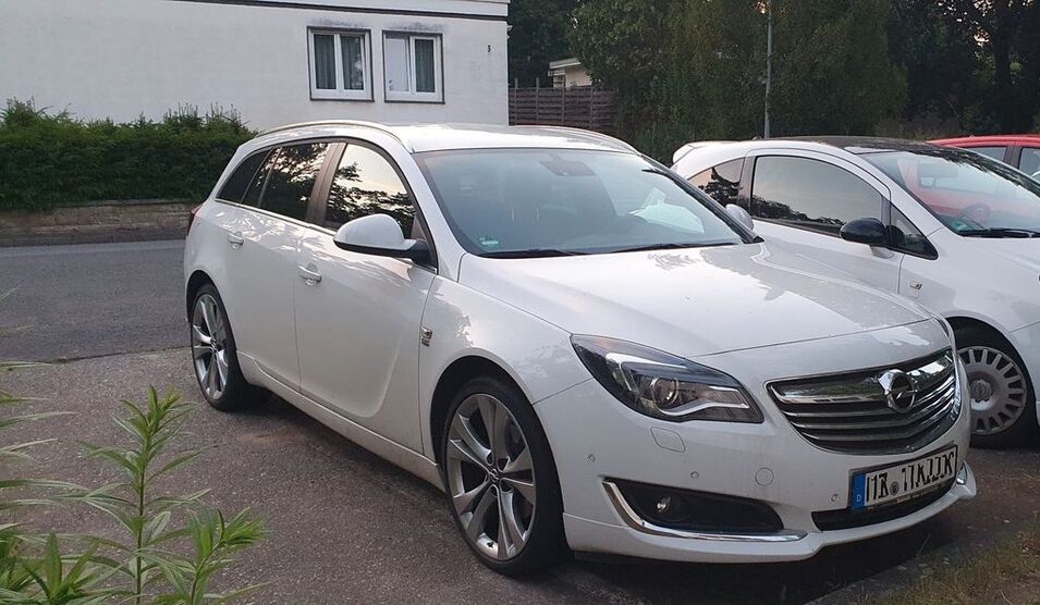 Opel Insignia 93.000 km 10.500 € Rüsselsheim 65428