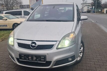 Opel Zafira 100.000 km 1.990 &euro; Dietzenbach 63128