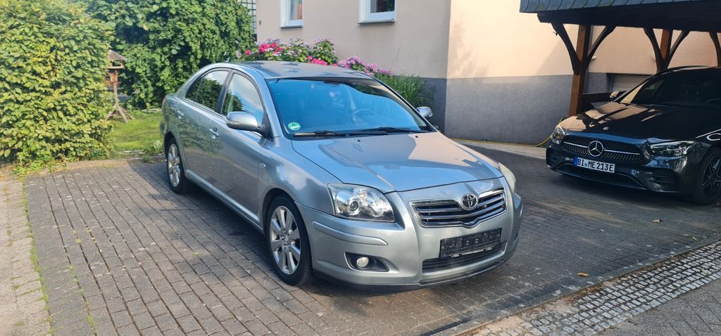 Toyota Avensis 249.631 km 3.800 &euro; Bielefeld 33649