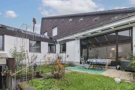 Haus zum Kaufen in Schweinfurt 279.900 € 137.12 m²