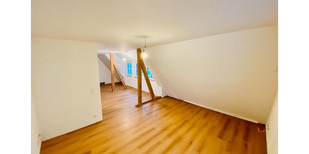 Dachgeschoßwohnung Kernen im Remstal - 3 Zimmer, 60 m&sup2;, 1.000&euro; | Angebot:24756203
