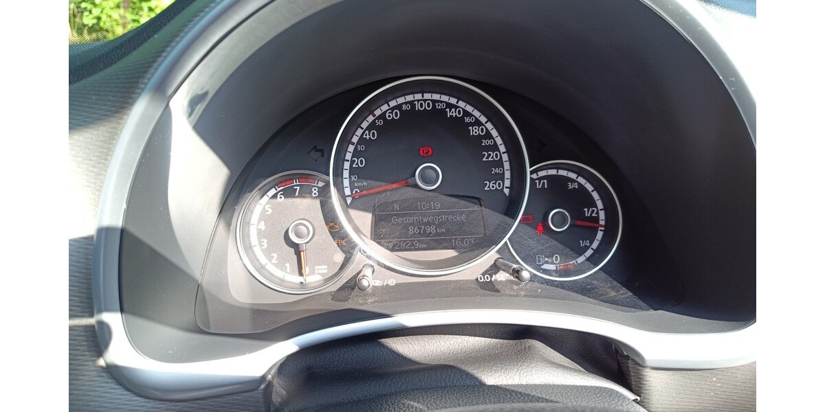 VW Beetle 88.595 km 17.380 € Ney 56283