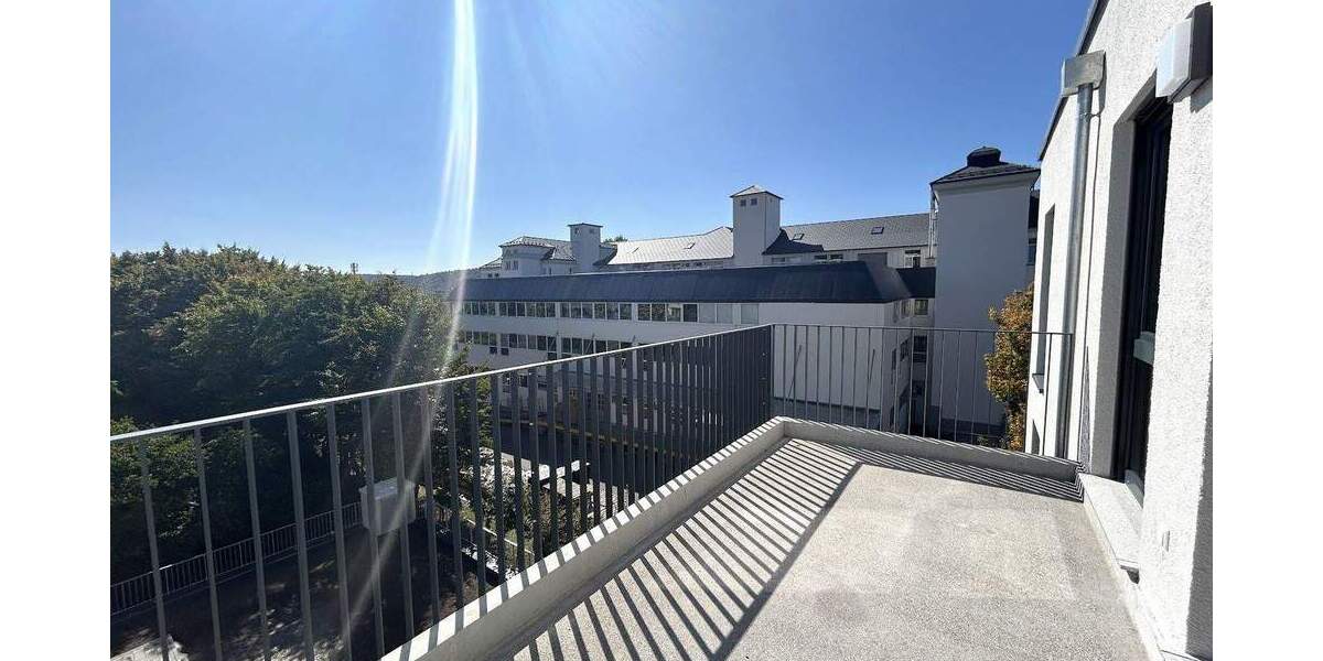 Etagenwohnung Stuttgart Untertürkheim - 5 Zimmer, 120 m&sup2;, 2.190&euro; | Angebot:25371387