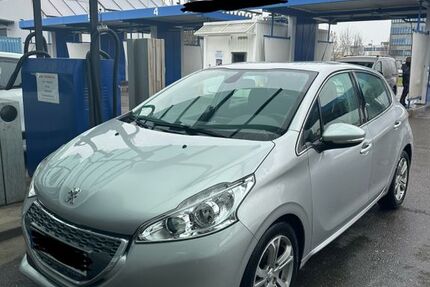 Peugeot 208 85.900 km 7.200 &euro; Fellbach 70734