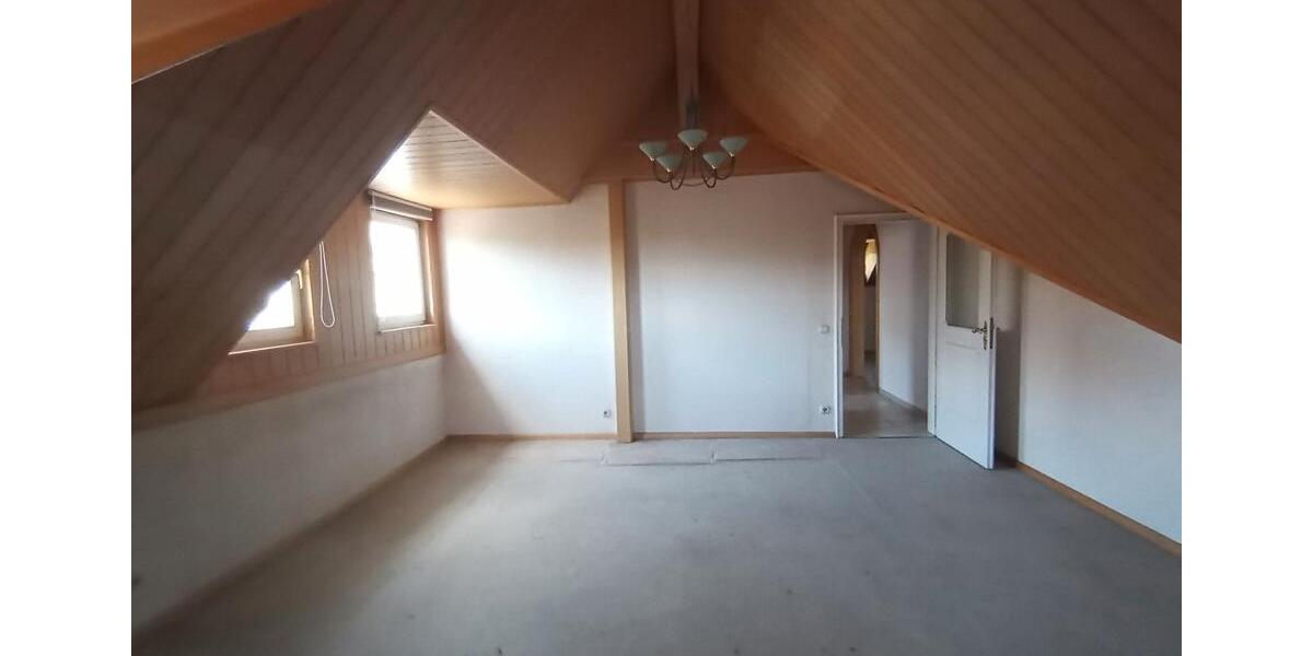 Einfamilienhaus Ranstadt - 9 Zimmer, 280 m&sup2;, 490.000&euro; | Angebot:27083584