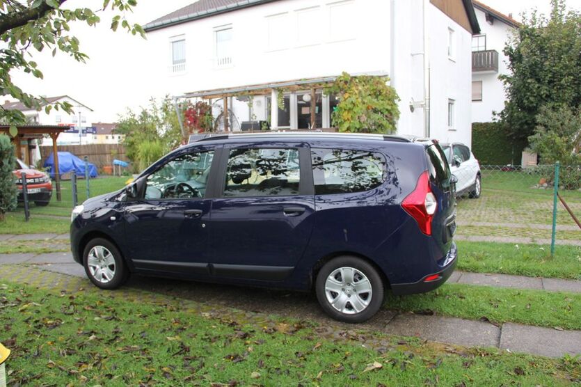 Dacia Lodgy 25.611 km 12.900 € Gilching bei München 82205