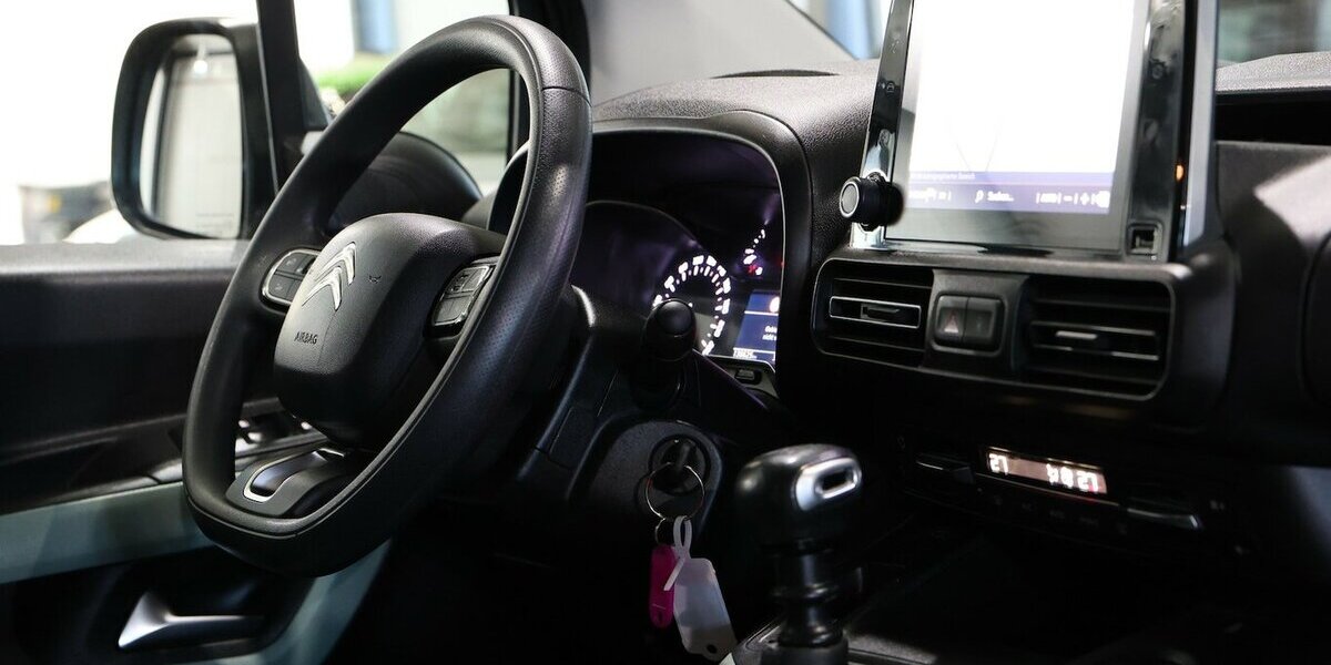 Citroen Berlingo 1.5 BLUE-HDI FEEL XL130 / 7-SITZER / 136.000 km 14.777 &euro; Hamm 59077