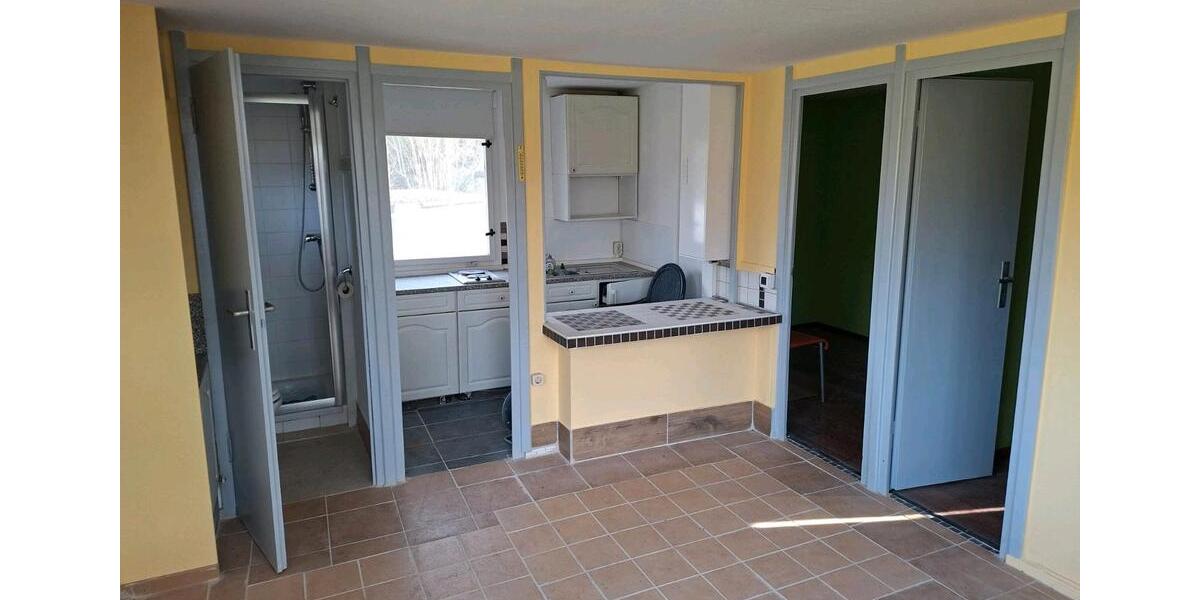 Erdgeschoßwohnung Pinnow - 3 Zimmer, 40 m&sup2;, 390&euro; | Angebot:26095725