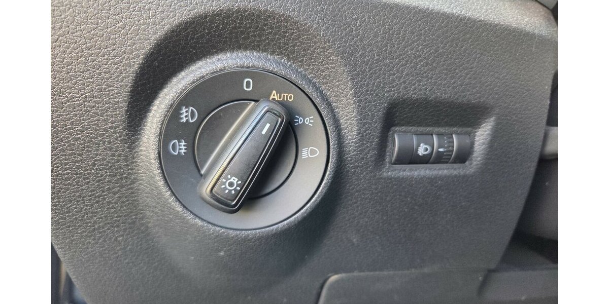 Skoda Fabia 1.0 TSI Car-Play/Android-Auto/Kamera 90.145 km 7.950 &euro; Wilsdruff 01723