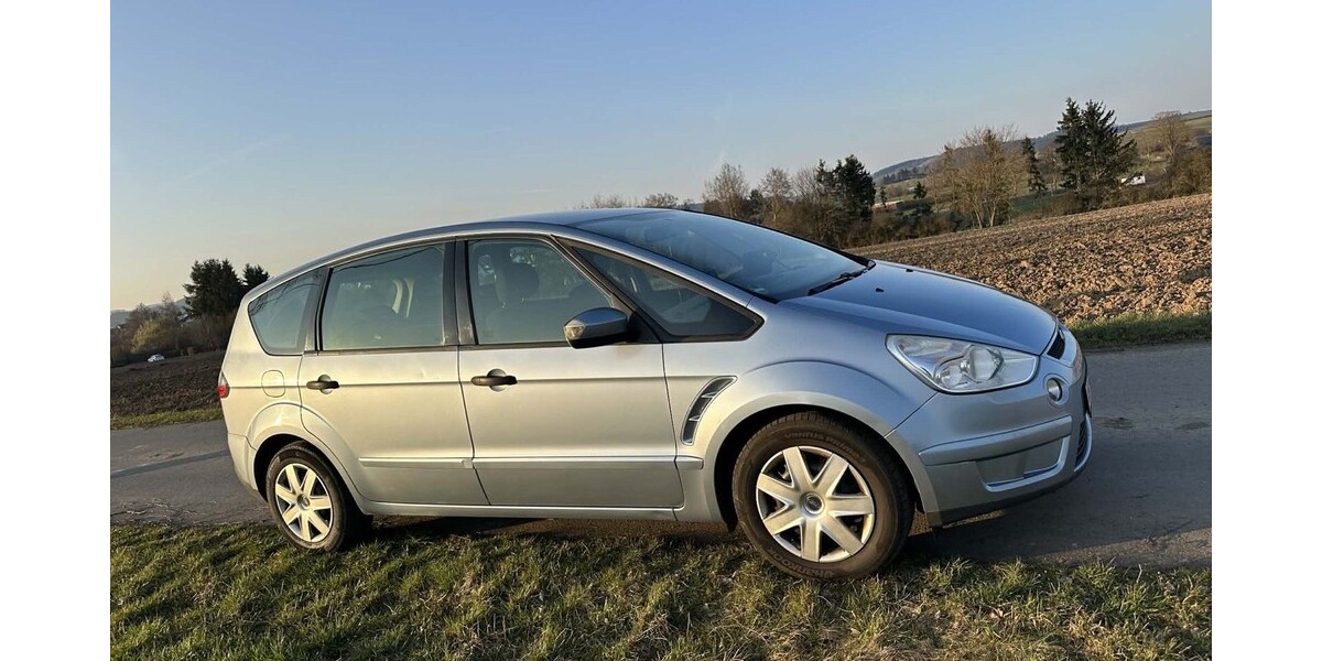 Ford S-Max 262.000 km 2.800 &euro; Medebach 59964