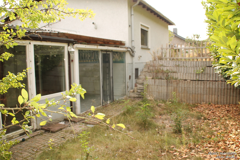 Haus: 2 Wohnungen, 2 Eingänge, 2 Terrassen. Platz für 2 Generationen! 6 zimmer