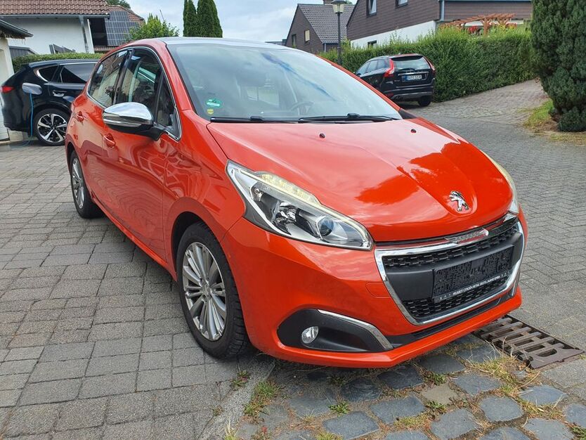 Peugeot 208 166.000 km 6.399 € Bonn 53227