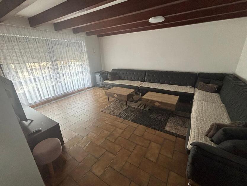 Geräumige 4-Zimmer-Wohnung zur Miete in Weinstadt zimmer