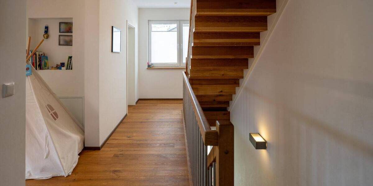 Einfamilienhaus Bad Berleburg - 7 Zimmer, 175 m&sup2;, 685.000&euro; | Angebot:26875321