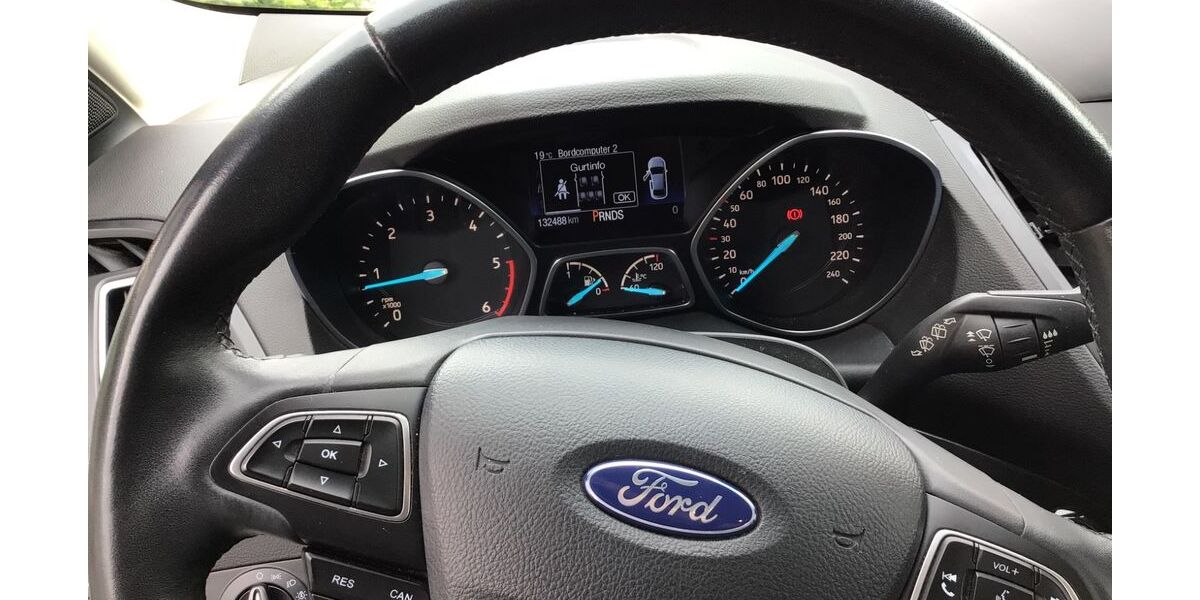 Ford Kuga 132.500 km 15.900 &euro; Flensburg 24939