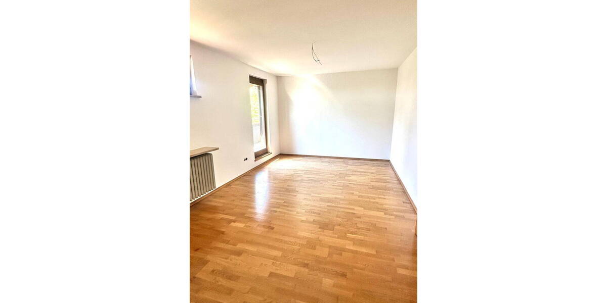 Einfamilienhaus Coburg - 7 Zimmer, 200 m&sup2;, 1.800&euro; | Angebot:26542410