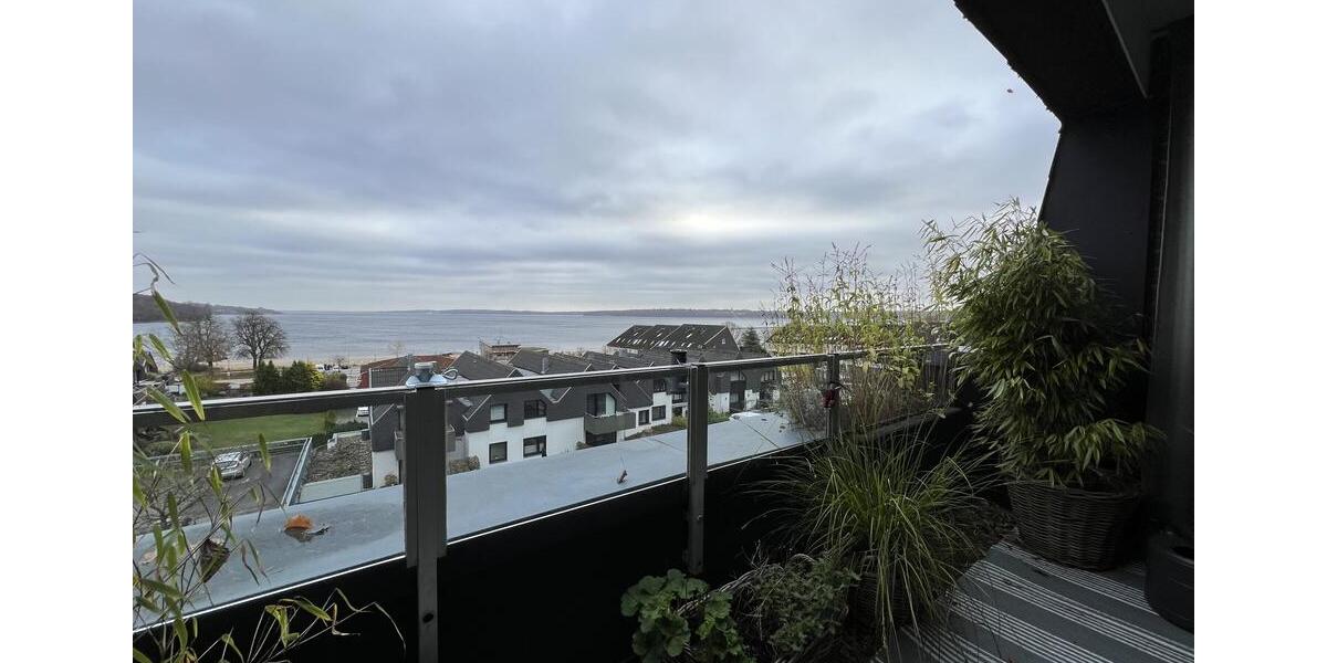 Traumhafte 4-Zi.-Maisonette-Whg mit 4 Balkonen mit Wasserblick zzgl. 2 Außen-Stellplätzen 4 zimmer