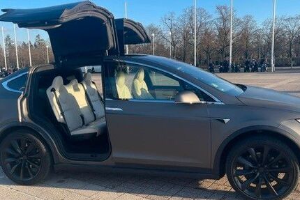 Tesla Model X 61.000 km 39.000 &euro; Berlin 14050