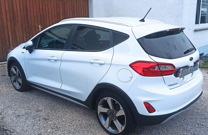 Ford Fiesta 93.000 km 10.200 € Ummendorf 88444