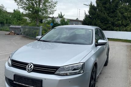 VW Jetta 173.856 km 2.699 &euro; Rosenheim 83026