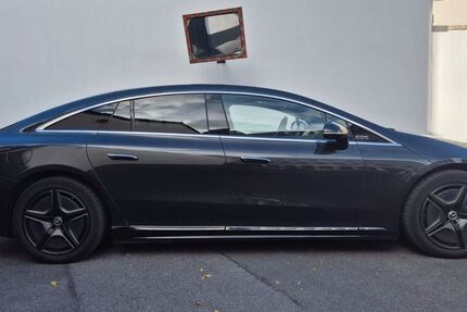 Mercedes EQS