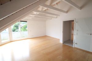 Wohnen mit Blick auf den Drachenfels: 3-Zimmer-Wohnung in attraktiver Lage von Bad Honnef - Dachgeschoßwohnung Bad Honnef - Rhöndorf Rhöndorf | Angebot:27001803